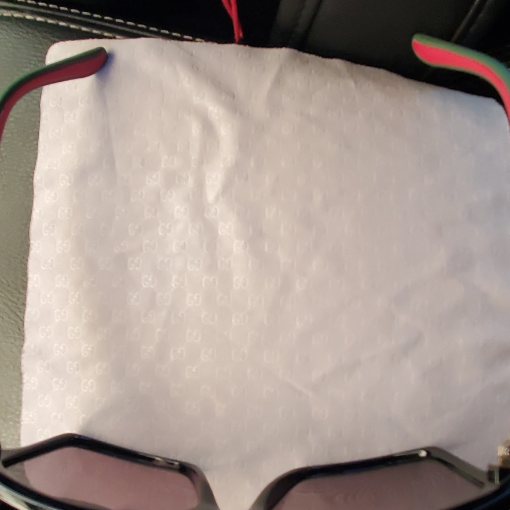 Gucci sunglasses. Polarized - Picture 5 of 7